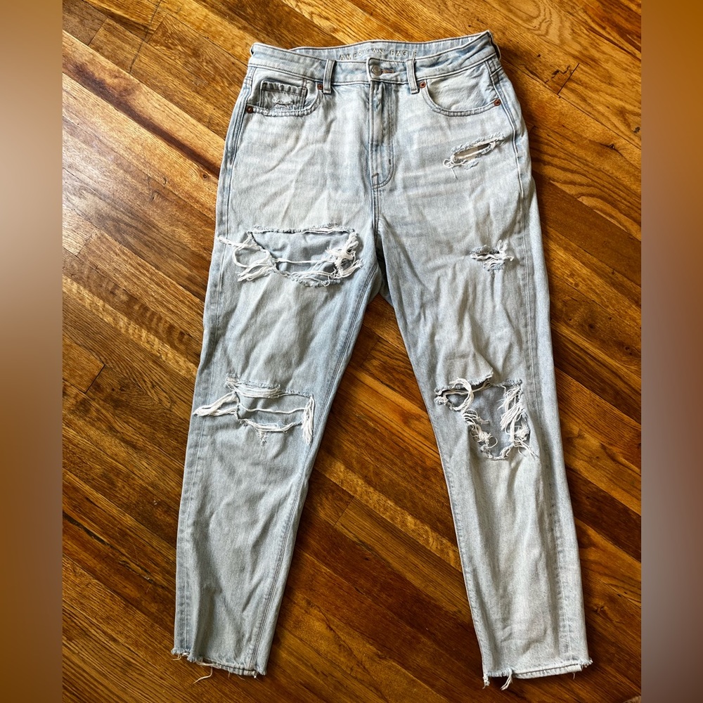 Distressed light wash American Eagle jeans
